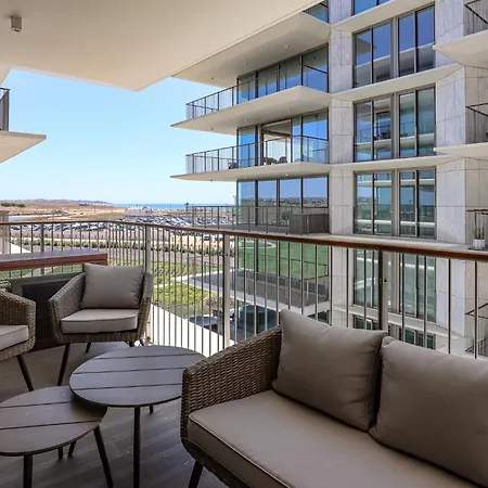 Cond Bayline - Breeze Wellness & Living - Bacalhau - By Bedzy Armação de Pêra