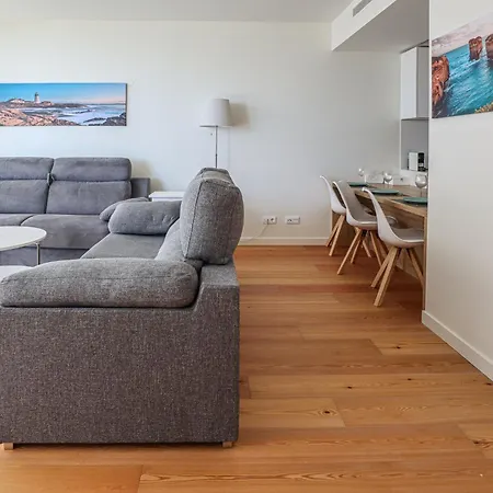 Cond Bayline - Breeze Wellness & Living - Bacalhau - By Bedzy アパート *