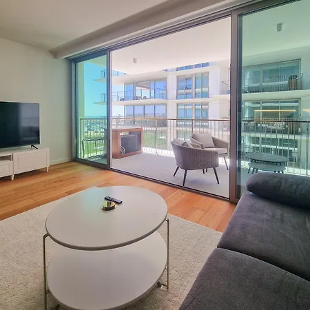 Cond Bayline - Breeze Wellness & Living - Bacalhau - By Bedzy アルマカオ・デ・ペラ